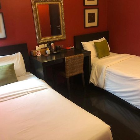 Lilu Chiang Mai Hotell Exteriör bild