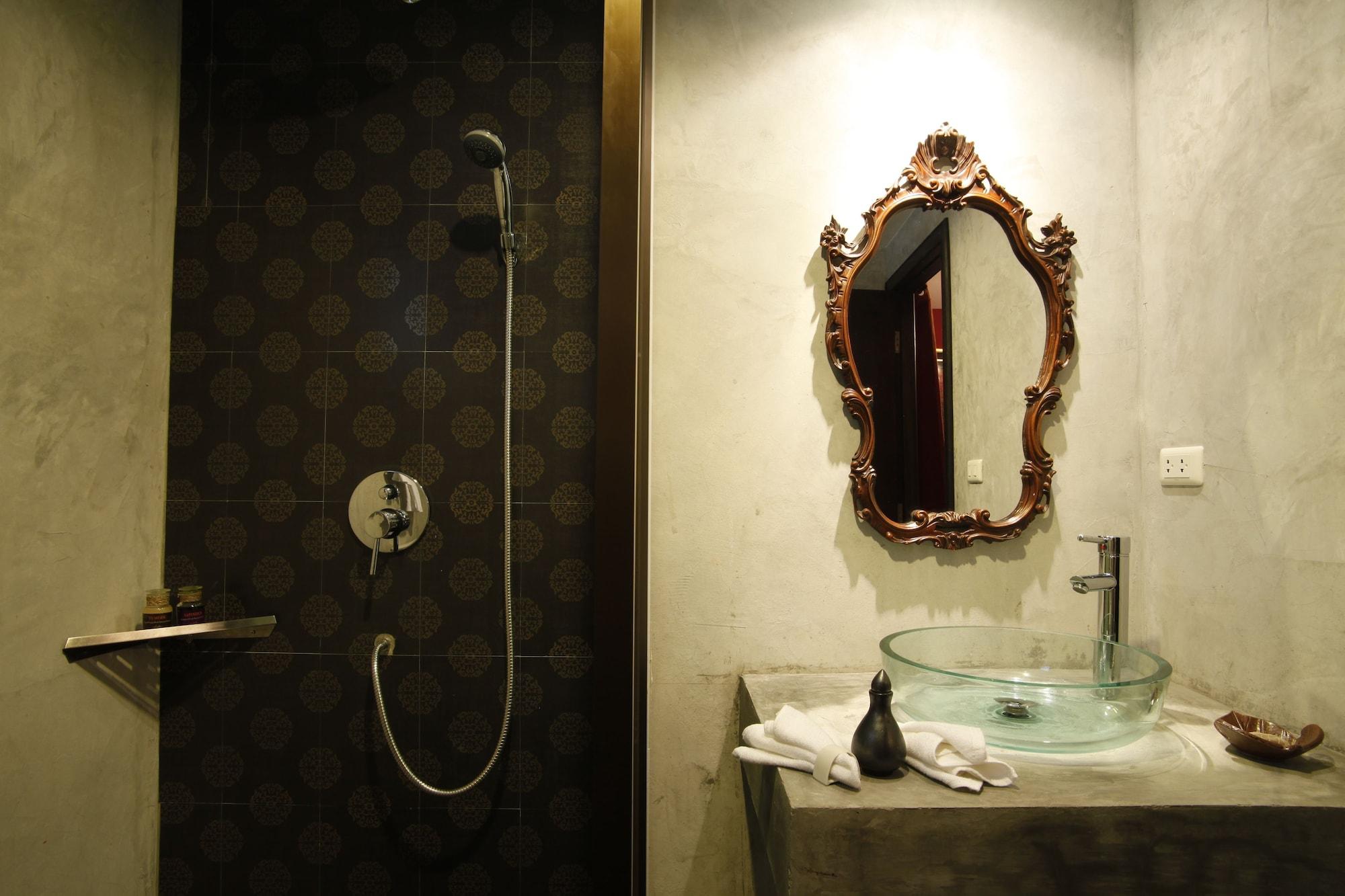 Lilu Chiang Mai Hotell Exteriör bild
